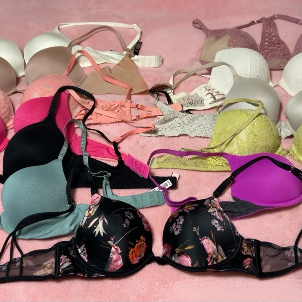 11 Victoria Secret bras (sold all together) 32C - Picture 4 of 13
